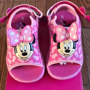 Toddler girl Minnie Mouse sandal, size 8